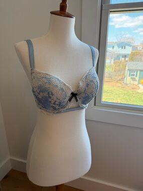 Victoria's Secret Blue Lace Push-Up Bra with Cream Lace and Black Bow